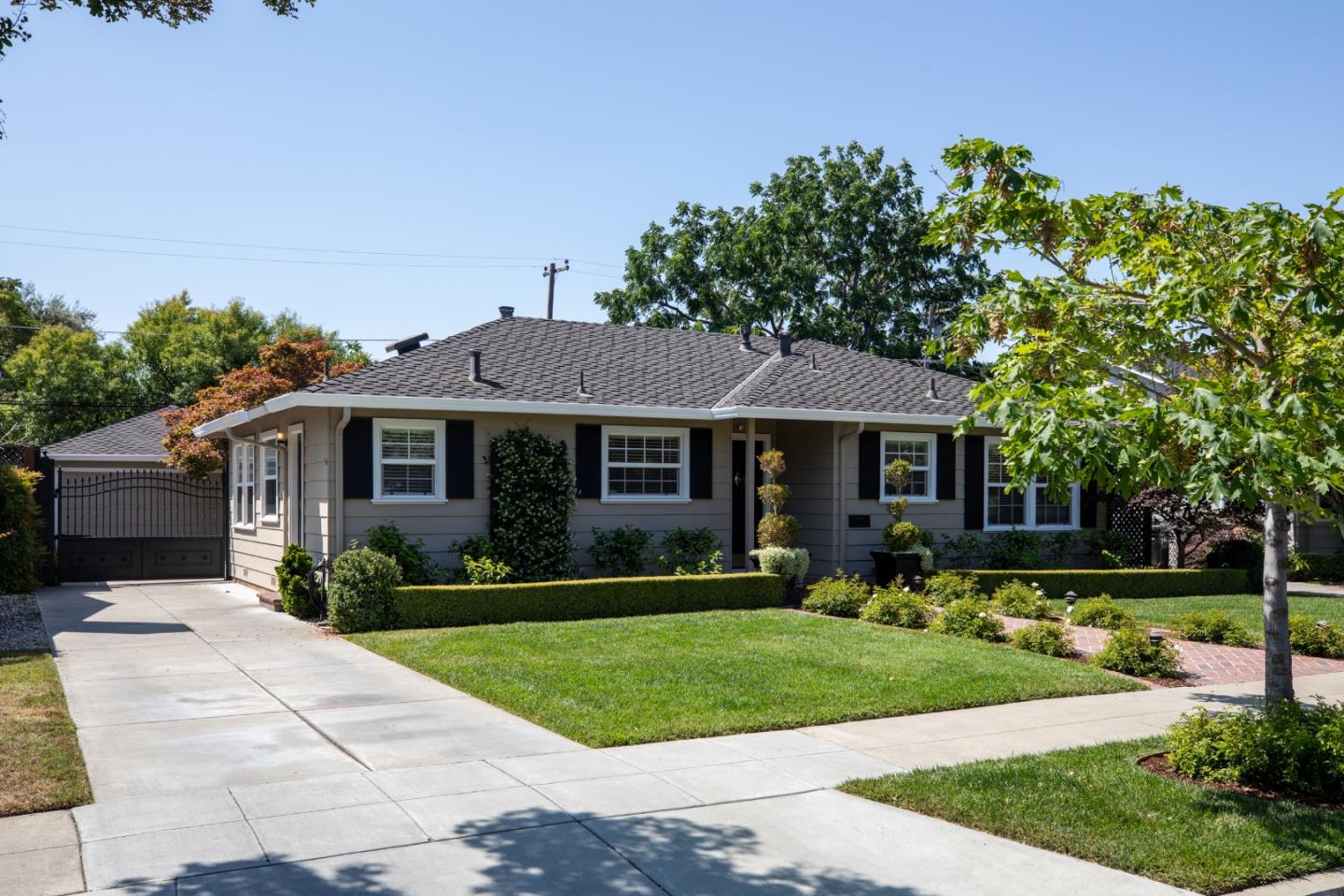 Detail Gallery Image 3 of 35 For 888 Lincoln Ct, San Jose,  CA 95125 - 3 Beds | 2 Baths