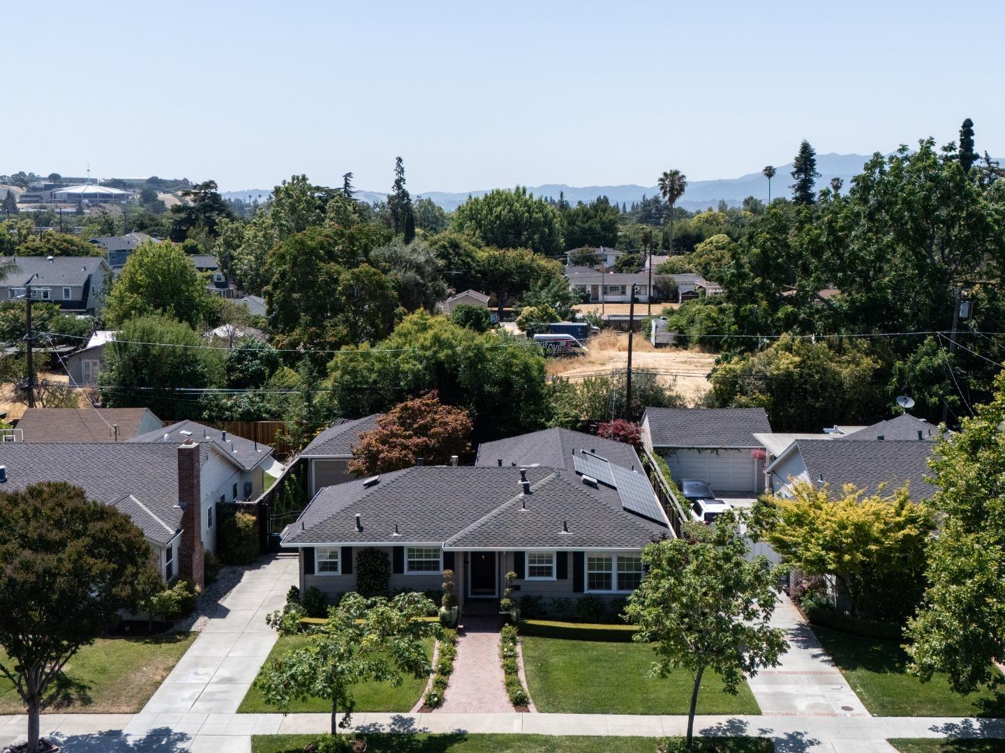 Detail Gallery Image 4 of 35 For 888 Lincoln Ct, San Jose,  CA 95125 - 3 Beds | 2 Baths