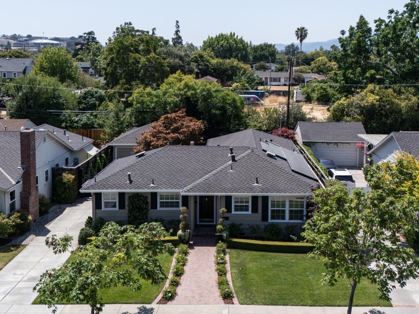 Detail Gallery Image 5 of 35 For 888 Lincoln Ct, San Jose,  CA 95125 - 3 Beds | 2 Baths