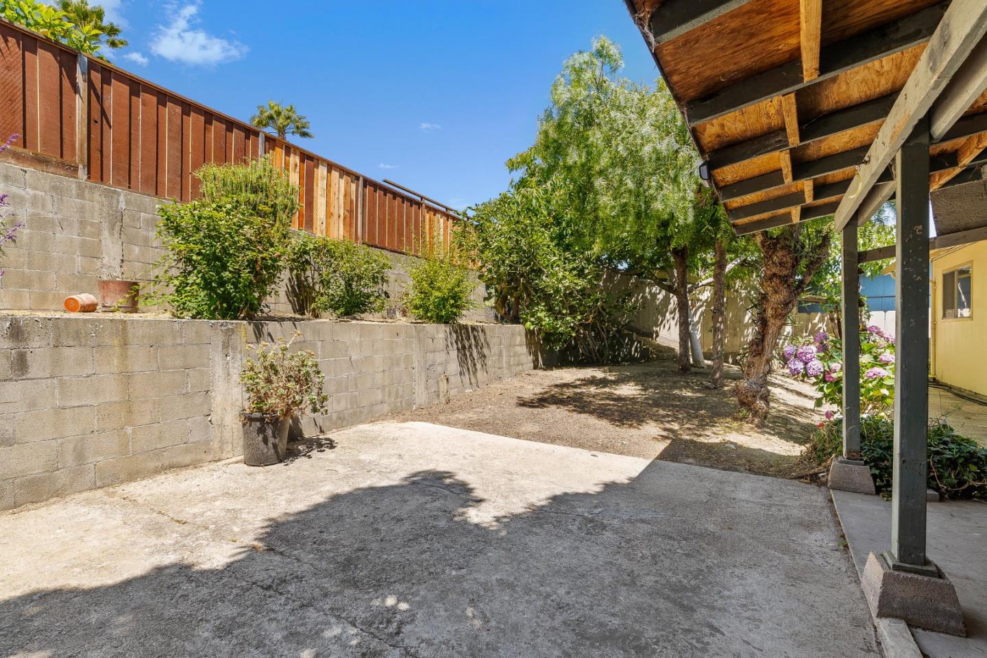 Detail Gallery Image 18 of 30 For 742 Pino Way, Salinas,  CA 93905 - 3 Beds | 1 Baths