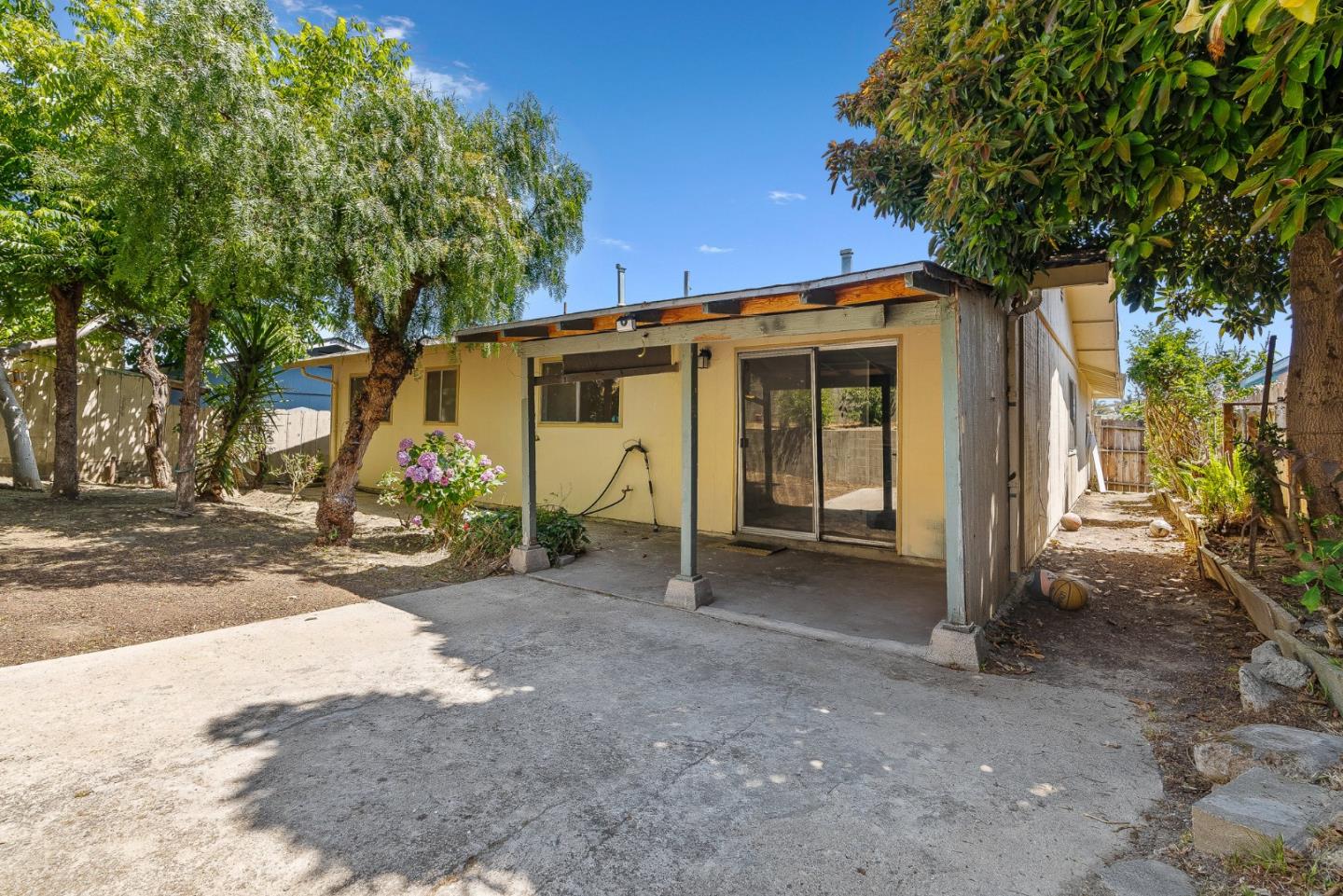 Detail Gallery Image 20 of 30 For 742 Pino Way, Salinas,  CA 93905 - 3 Beds | 1 Baths