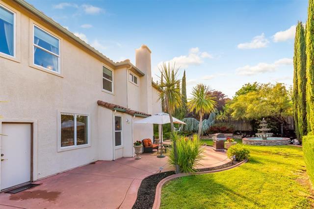 Detail Gallery Image 5 of 7 For 5063 Winterfield Dr, El Dorado Hills,  CA 95762 - 4 Beds | 3 Baths