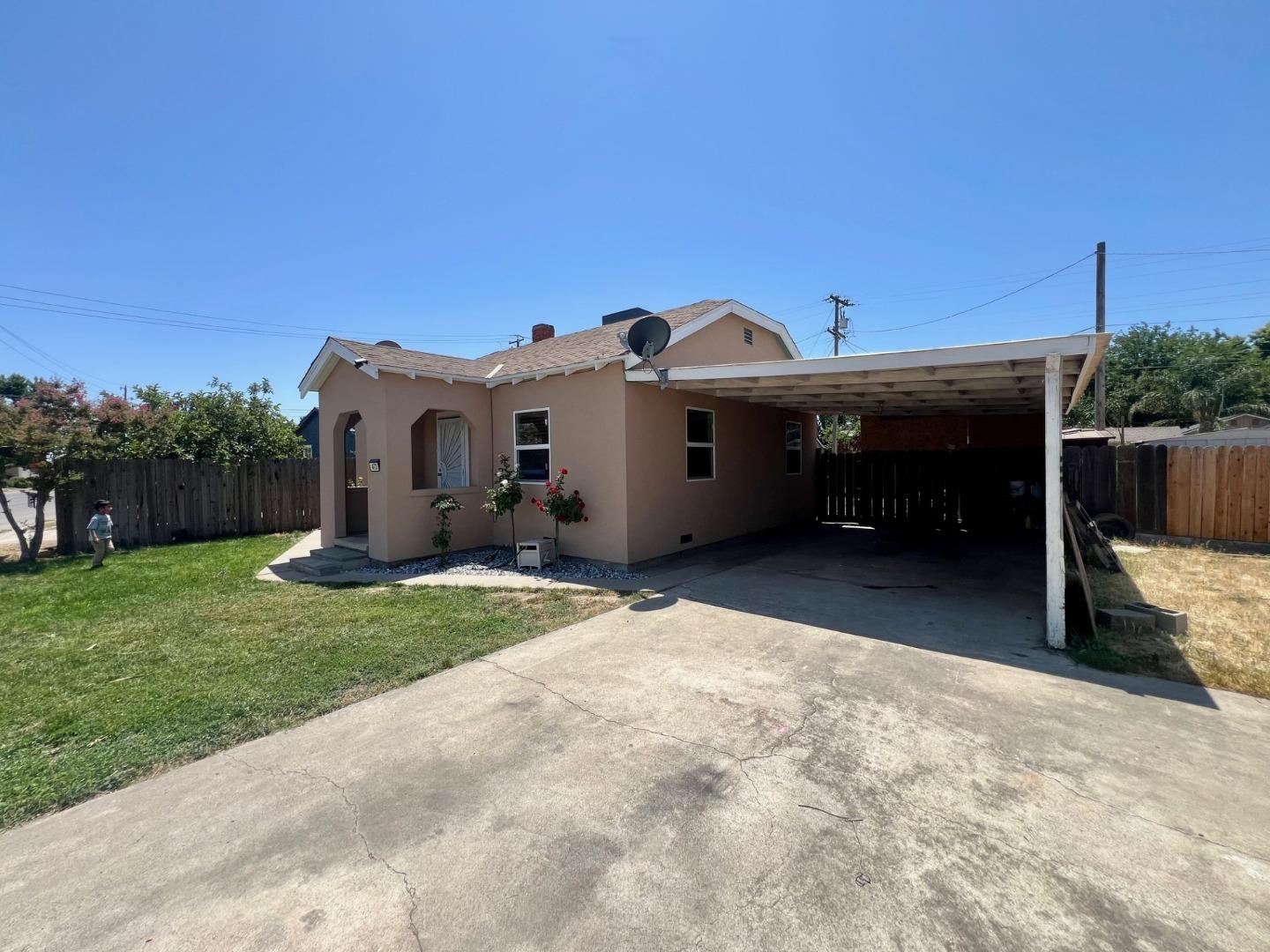 Detail Gallery Image 2 of 11 For 473 East Ave, Gustine,  CA 95322 - 2 Beds | 1 Baths