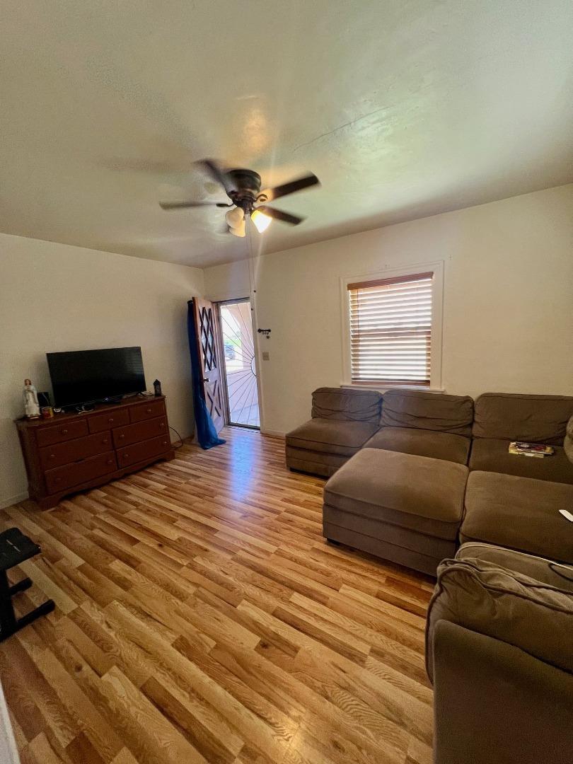 Detail Gallery Image 7 of 11 For 473 East Ave, Gustine,  CA 95322 - 2 Beds | 1 Baths