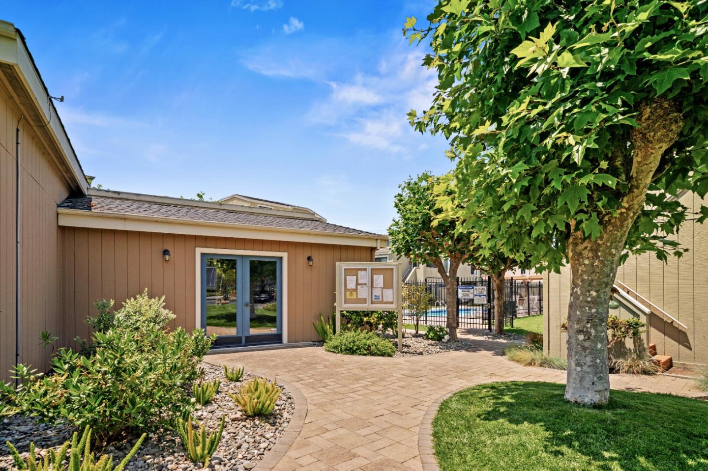 Detail Gallery Image 2 of 26 For 820 Casanova Ave #75,  Monterey,  CA 93940 - 1 Beds | 1 Baths