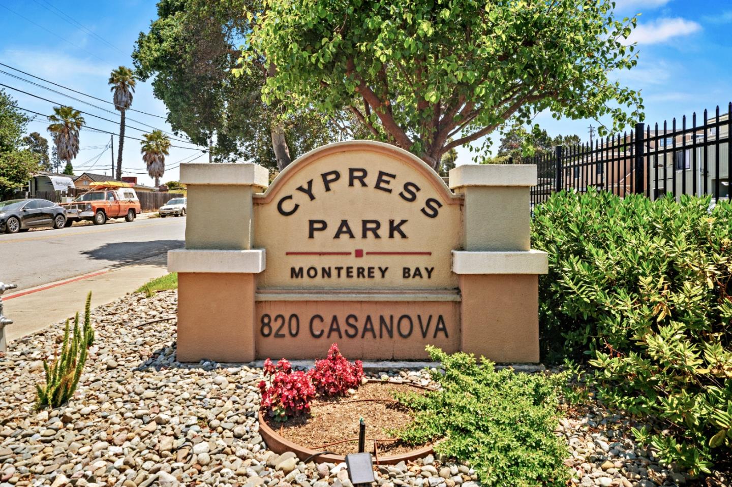 Detail Gallery Image 3 of 26 For 820 Casanova Ave #75,  Monterey,  CA 93940 - 1 Beds | 1 Baths