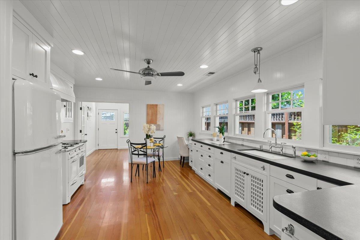 Detail Gallery Image 10 of 32 For 7631 Church St, Gilroy,  CA 95020 - 2 Beds | 2 Baths