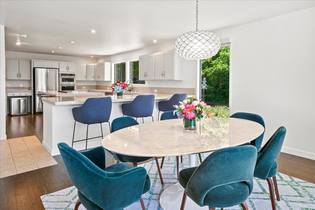 Detail Gallery Image 10 of 44 For 31499 via Las Rosas, Carmel Valley,  CA 93924 - 4 Beds | 2/1 Baths