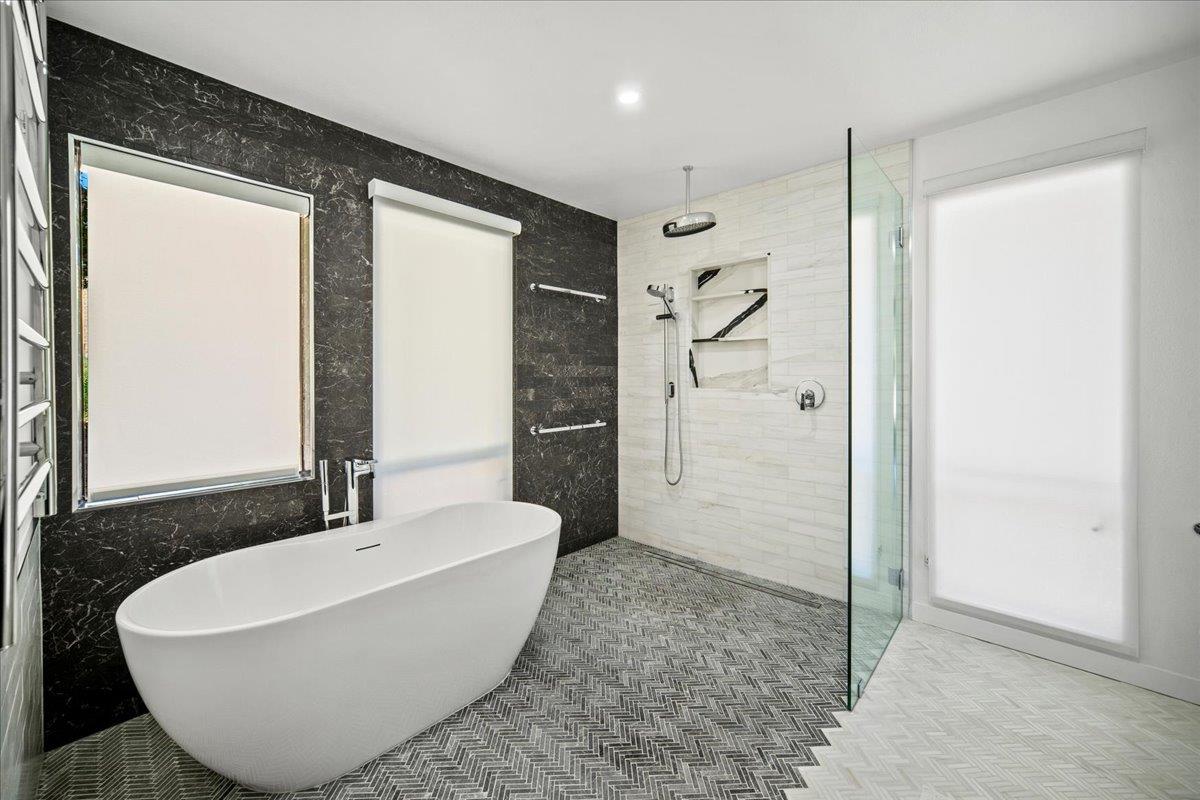 Detail Gallery Image 18 of 44 For 31499 via Las Rosas, Carmel Valley,  CA 93924 - 4 Beds | 2/1 Baths