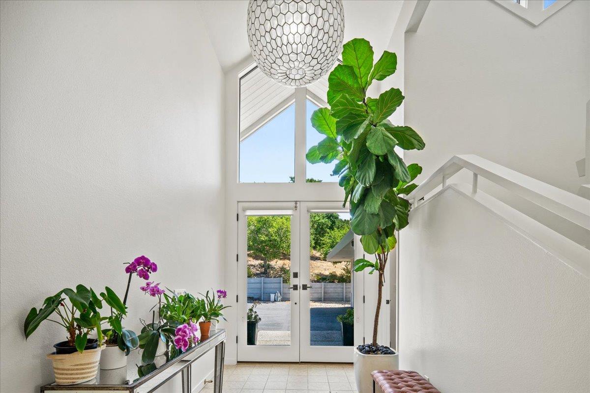 Detail Gallery Image 4 of 44 For 31499 via Las Rosas, Carmel Valley,  CA 93924 - 4 Beds | 2/1 Baths