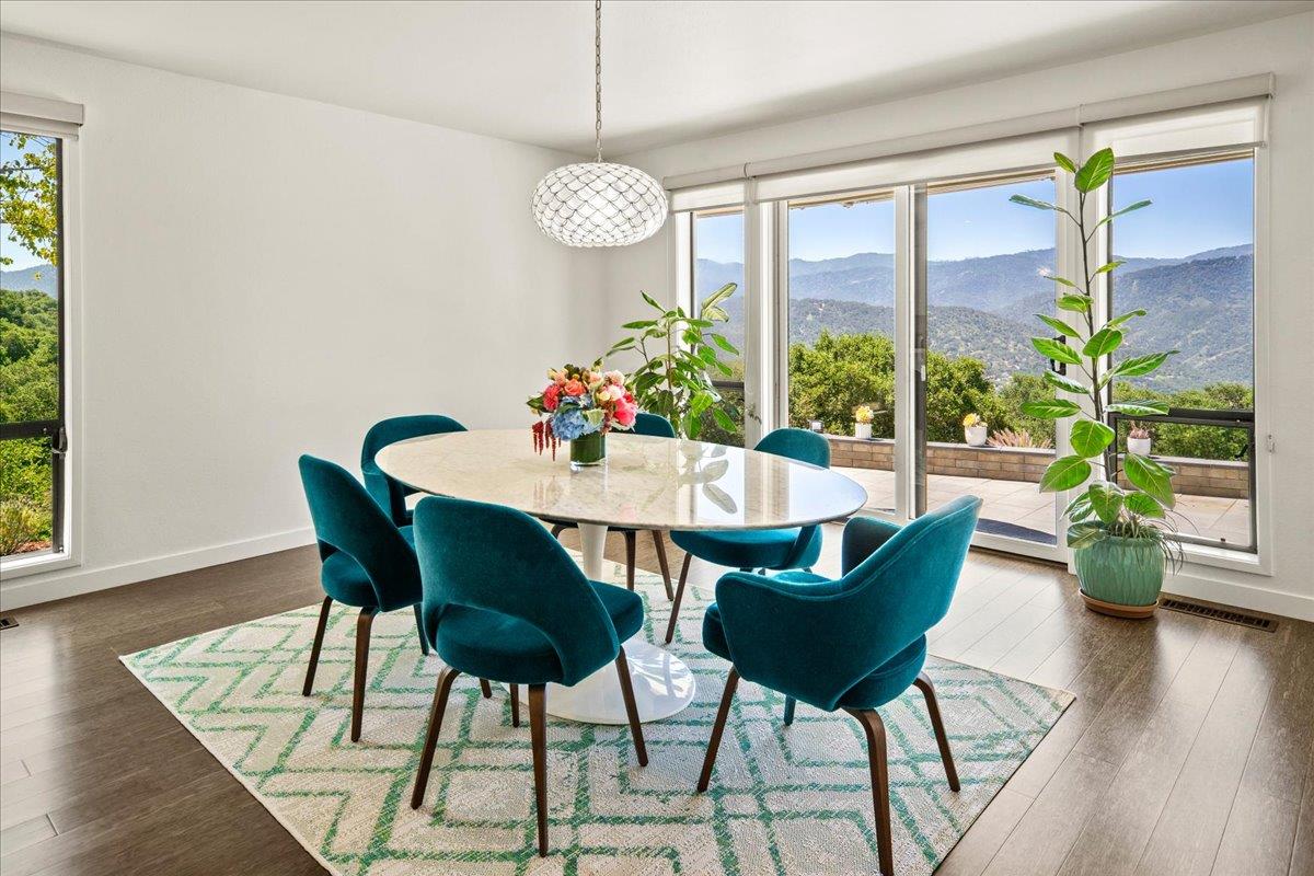 Detail Gallery Image 9 of 44 For 31499 via Las Rosas, Carmel Valley,  CA 93924 - 4 Beds | 2/1 Baths