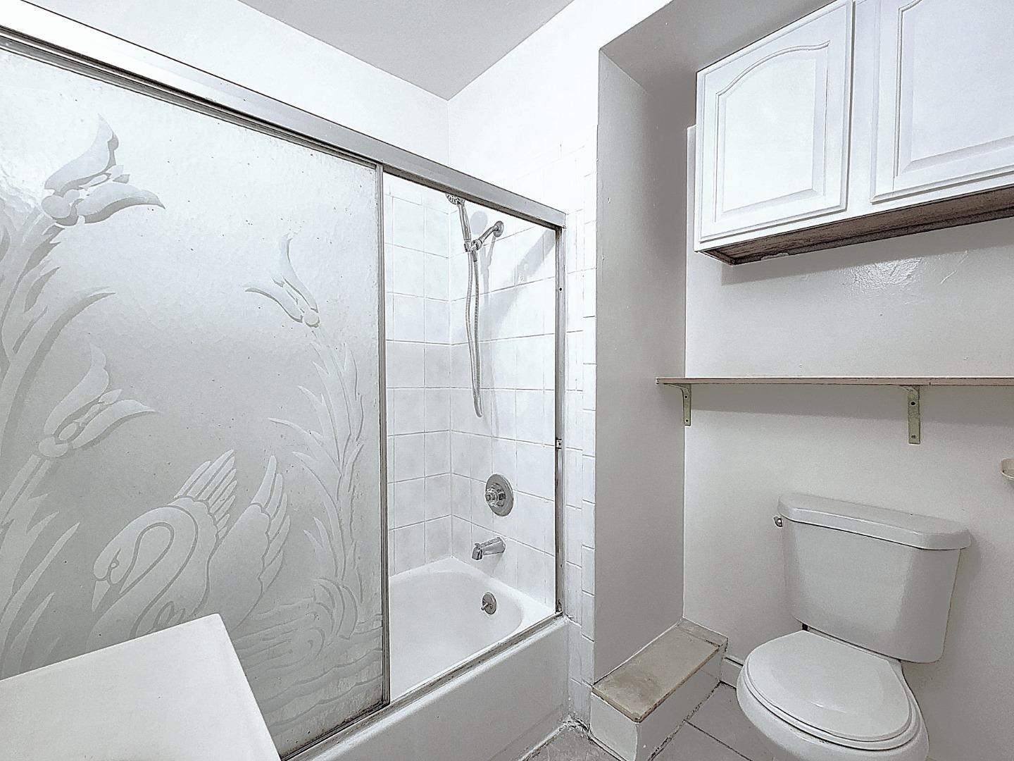 Detail Gallery Image 13 of 25 For 2645 23rd Ave, Oakland,  CA 94606 - 2 Beds | 1 Baths