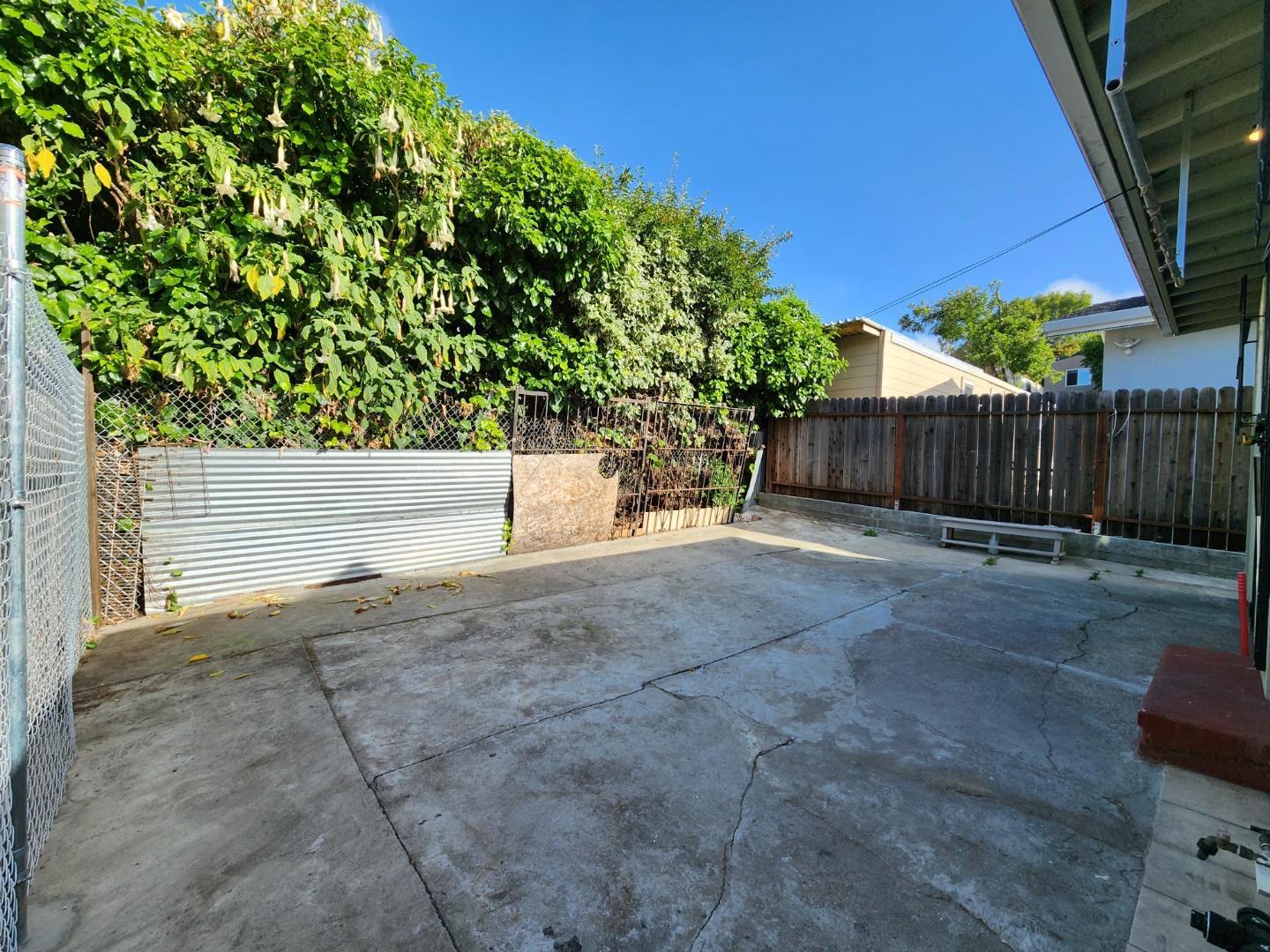 Detail Gallery Image 23 of 25 For 2645 23rd Ave, Oakland,  CA 94606 - 2 Beds | 1 Baths
