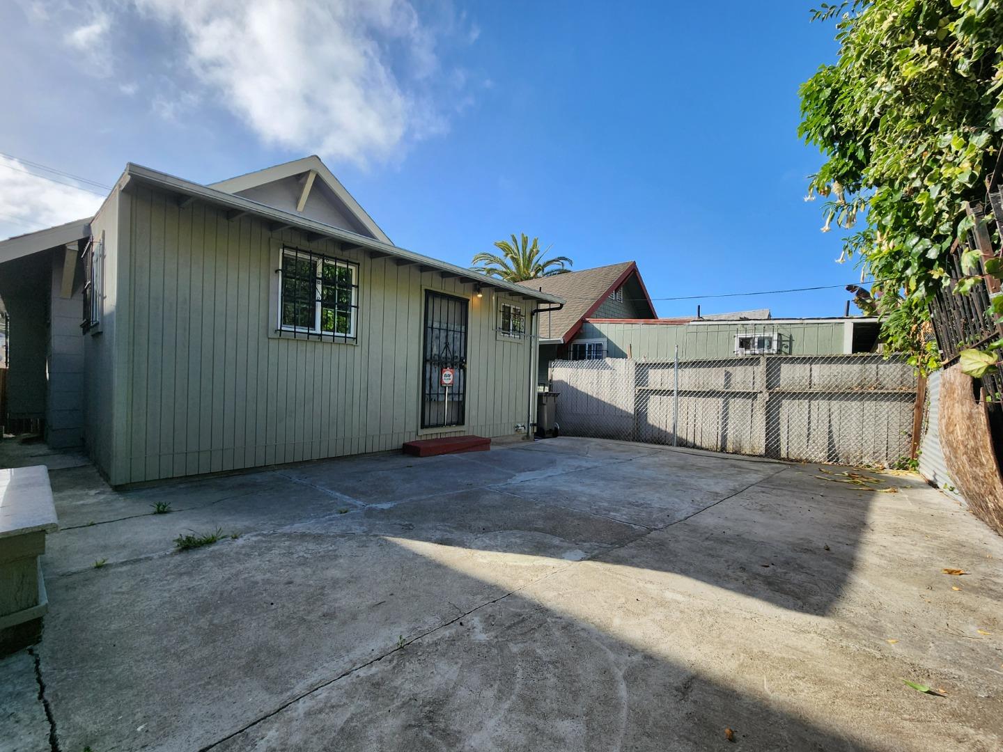 Detail Gallery Image 25 of 25 For 2645 23rd Ave, Oakland,  CA 94606 - 2 Beds | 1 Baths