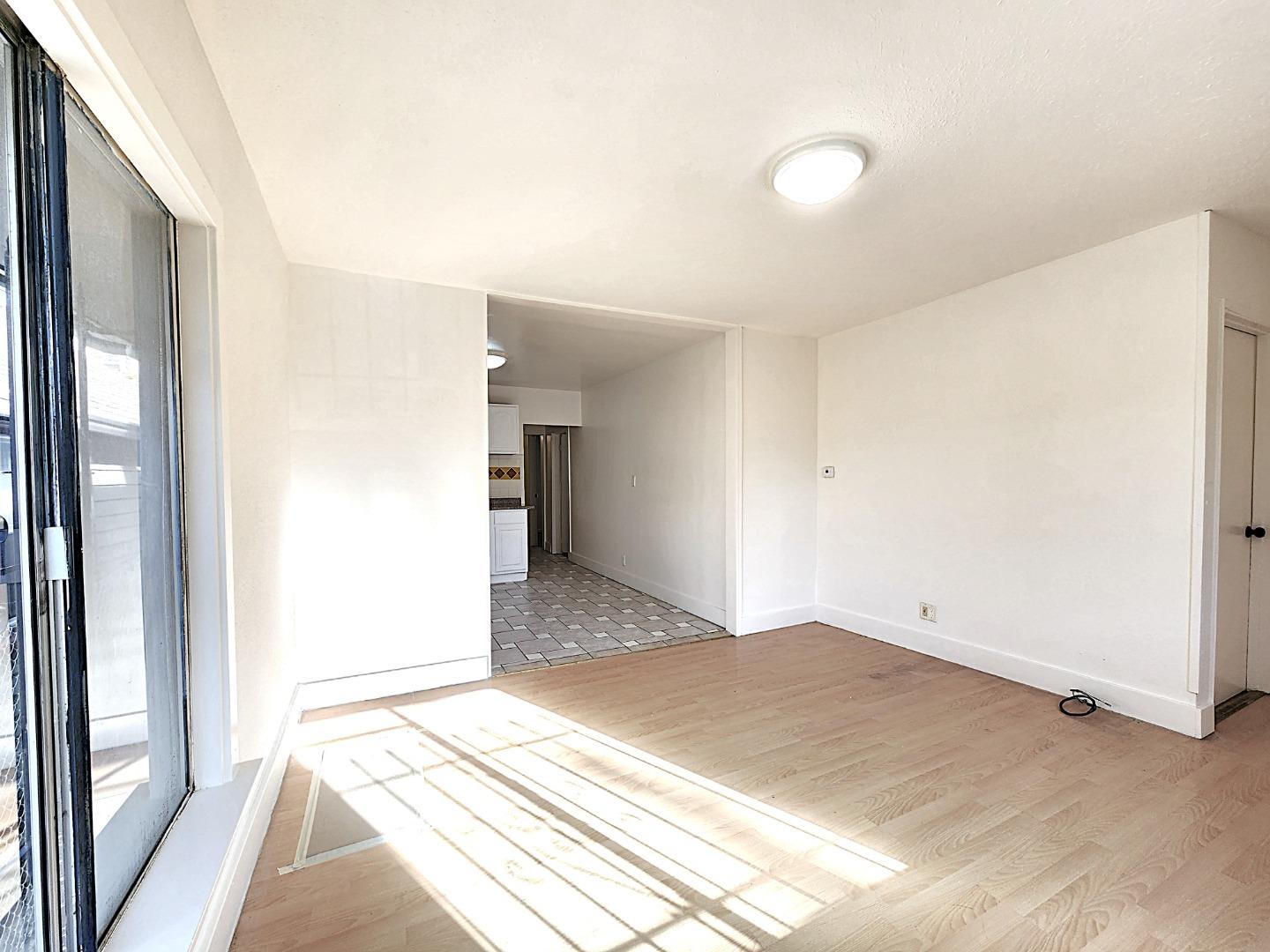 Detail Gallery Image 4 of 25 For 2645 23rd Ave, Oakland,  CA 94606 - 2 Beds | 1 Baths