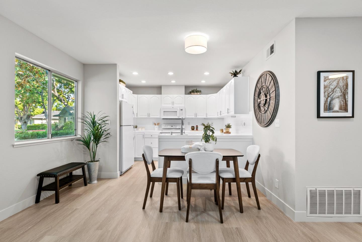 Detail Gallery Image 11 of 38 For 297 Watson Dr #1,  Campbell,  CA 95008 - 2 Beds | 1 Baths