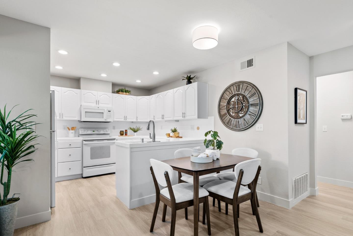 Detail Gallery Image 12 of 38 For 297 Watson Dr #1,  Campbell,  CA 95008 - 2 Beds | 1 Baths