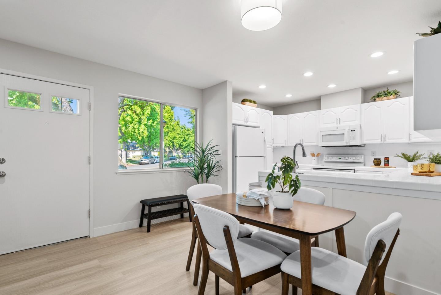 Detail Gallery Image 13 of 38 For 297 Watson Dr #1,  Campbell,  CA 95008 - 2 Beds | 1 Baths