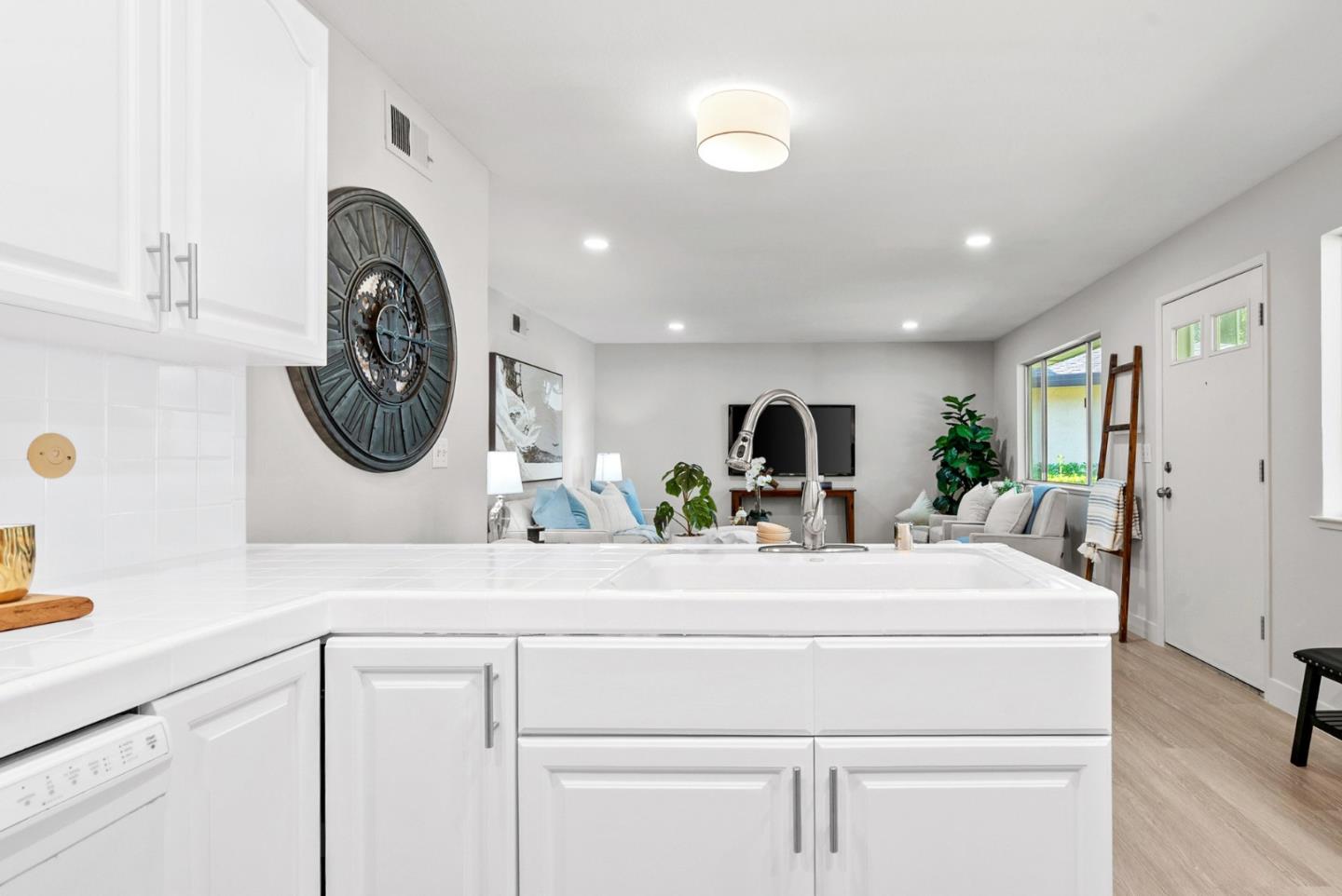 Detail Gallery Image 19 of 38 For 297 Watson Dr #1,  Campbell,  CA 95008 - 2 Beds | 1 Baths
