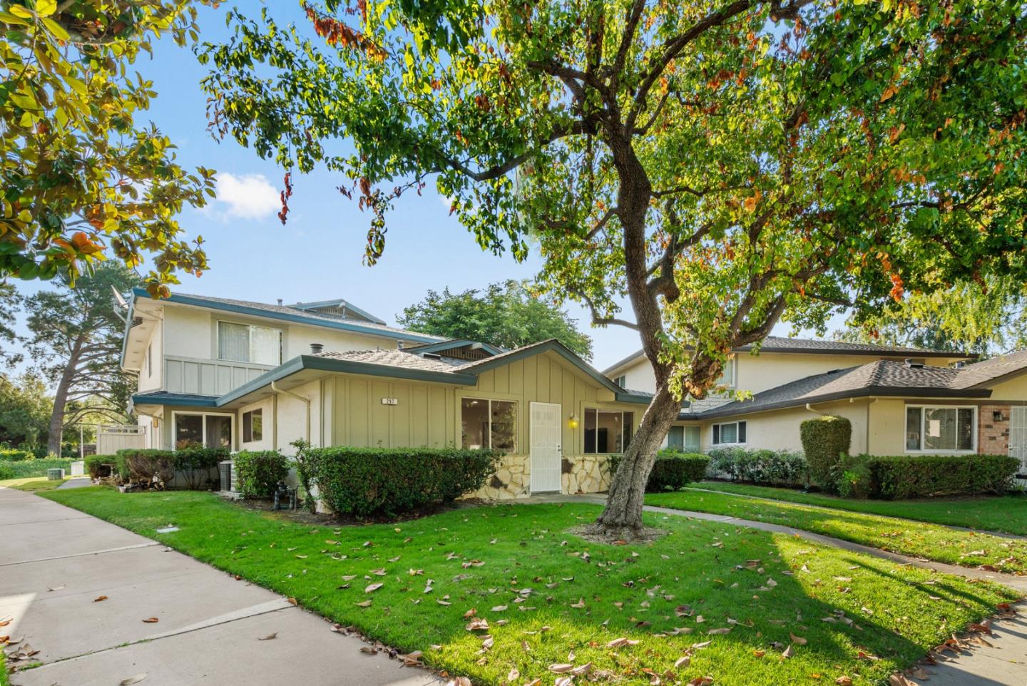 Detail Gallery Image 5 of 38 For 297 Watson Dr #1,  Campbell,  CA 95008 - 2 Beds | 1 Baths