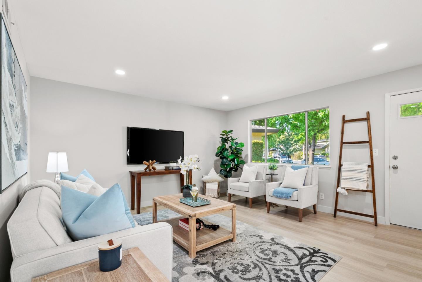 Detail Gallery Image 9 of 38 For 297 Watson Dr #1,  Campbell,  CA 95008 - 2 Beds | 1 Baths