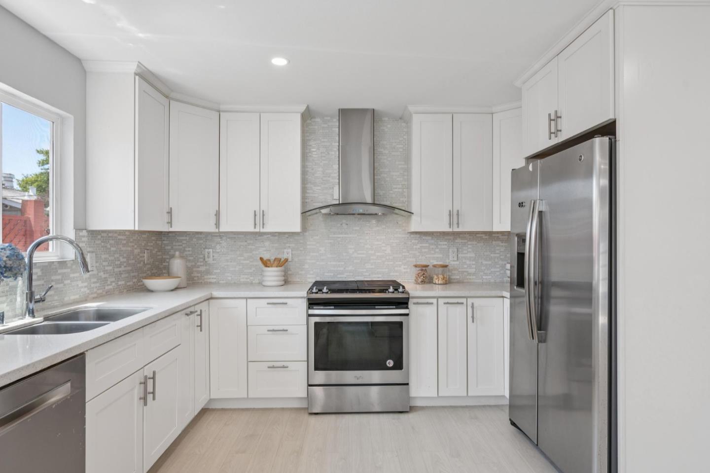 Detail Gallery Image 17 of 72 For 1633 Ark St, San Mateo,  CA 94403 - 6 Beds | 3/1 Baths