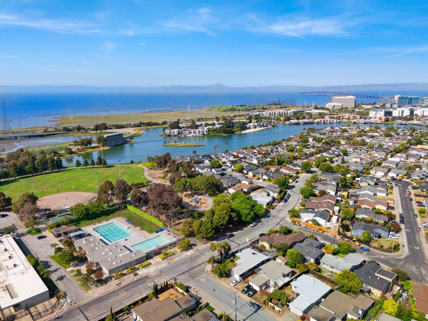 Detail Gallery Image 3 of 72 For 1633 Ark St, San Mateo,  CA 94403 - 6 Beds | 3/1 Baths