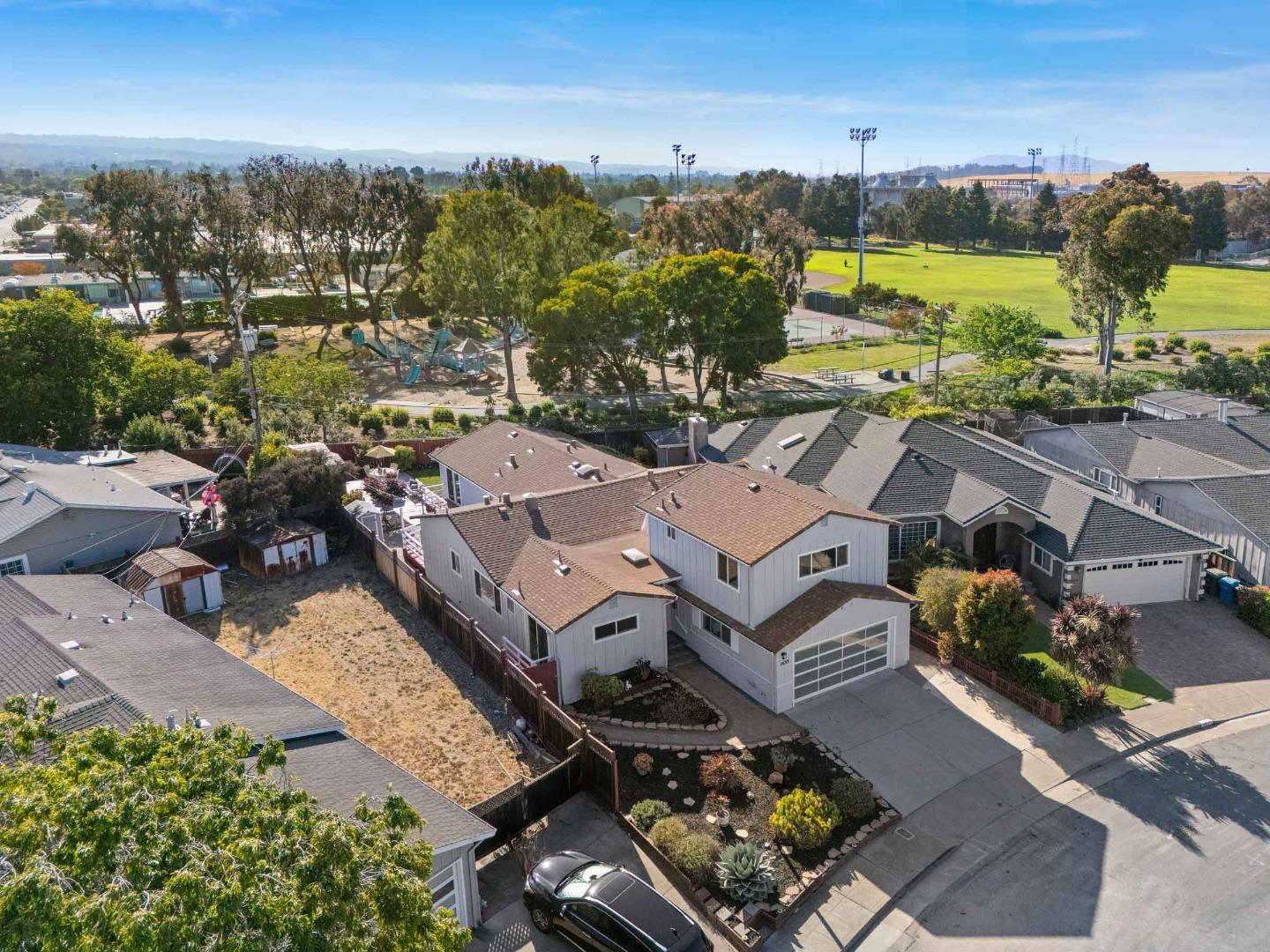 Detail Gallery Image 64 of 72 For 1633 Ark St, San Mateo,  CA 94403 - 6 Beds | 3/1 Baths