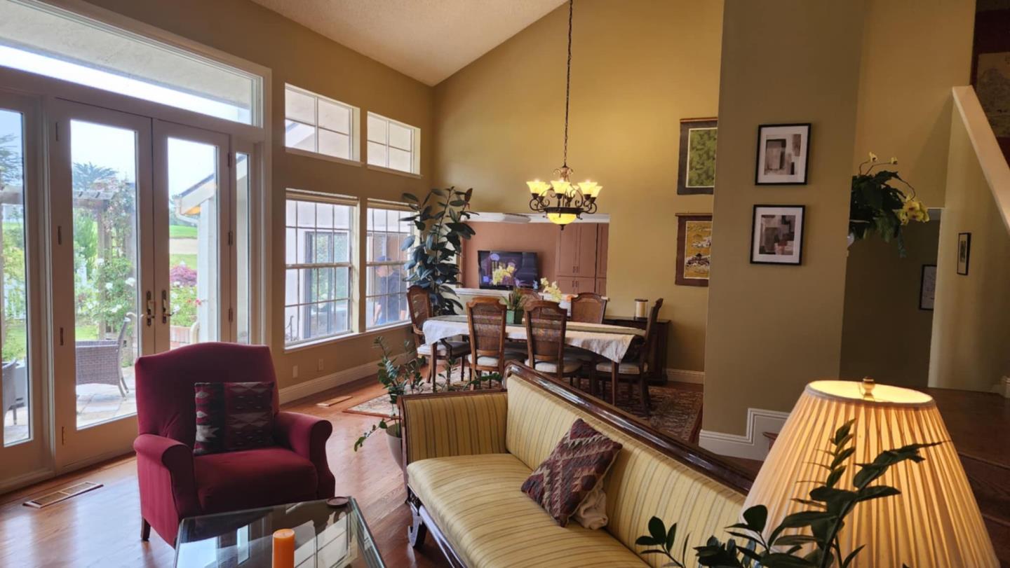 Detail Gallery Image 4 of 19 For 443 Burning Tree Ct, Half Moon Bay,  CA 94019 - 3 Beds | 3 Baths