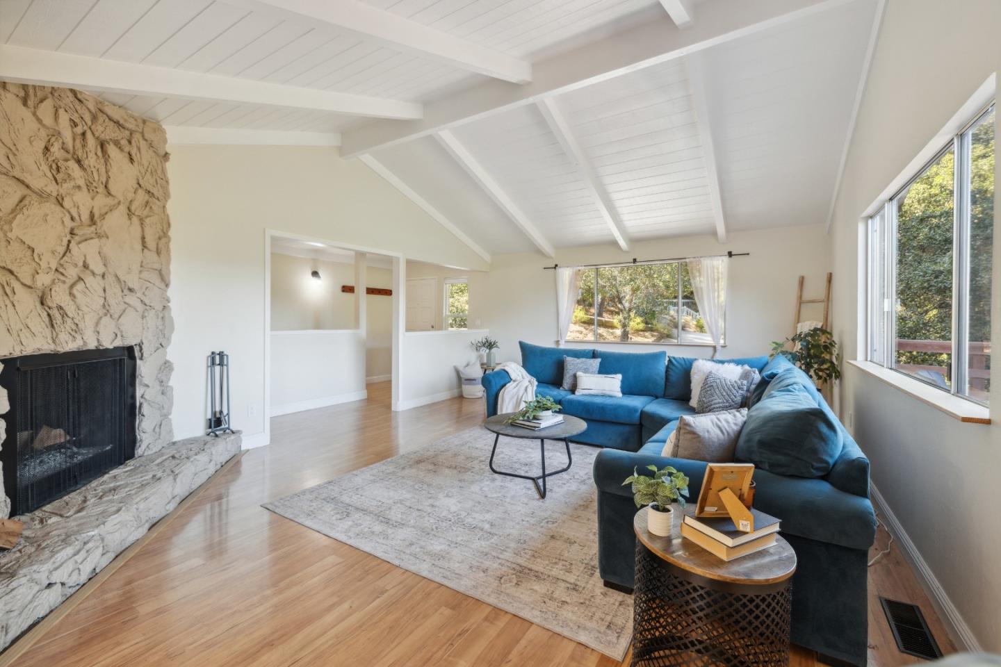 Detail Gallery Image 2 of 23 For 121 Blueberry Dr, Scotts Valley,  CA 95066 - 3 Beds | 2 Baths