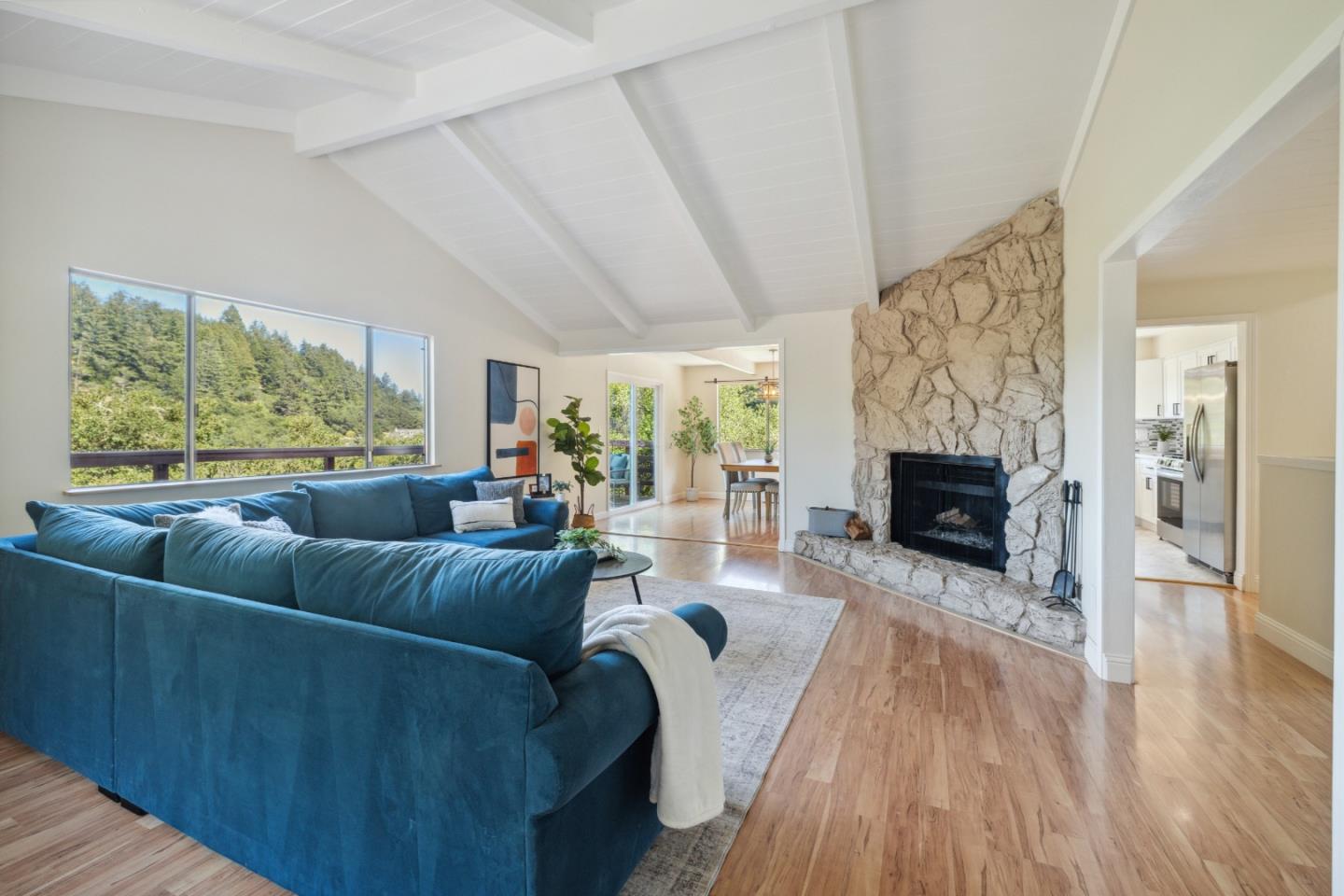 Detail Gallery Image 3 of 23 For 121 Blueberry Dr, Scotts Valley,  CA 95066 - 3 Beds | 2 Baths