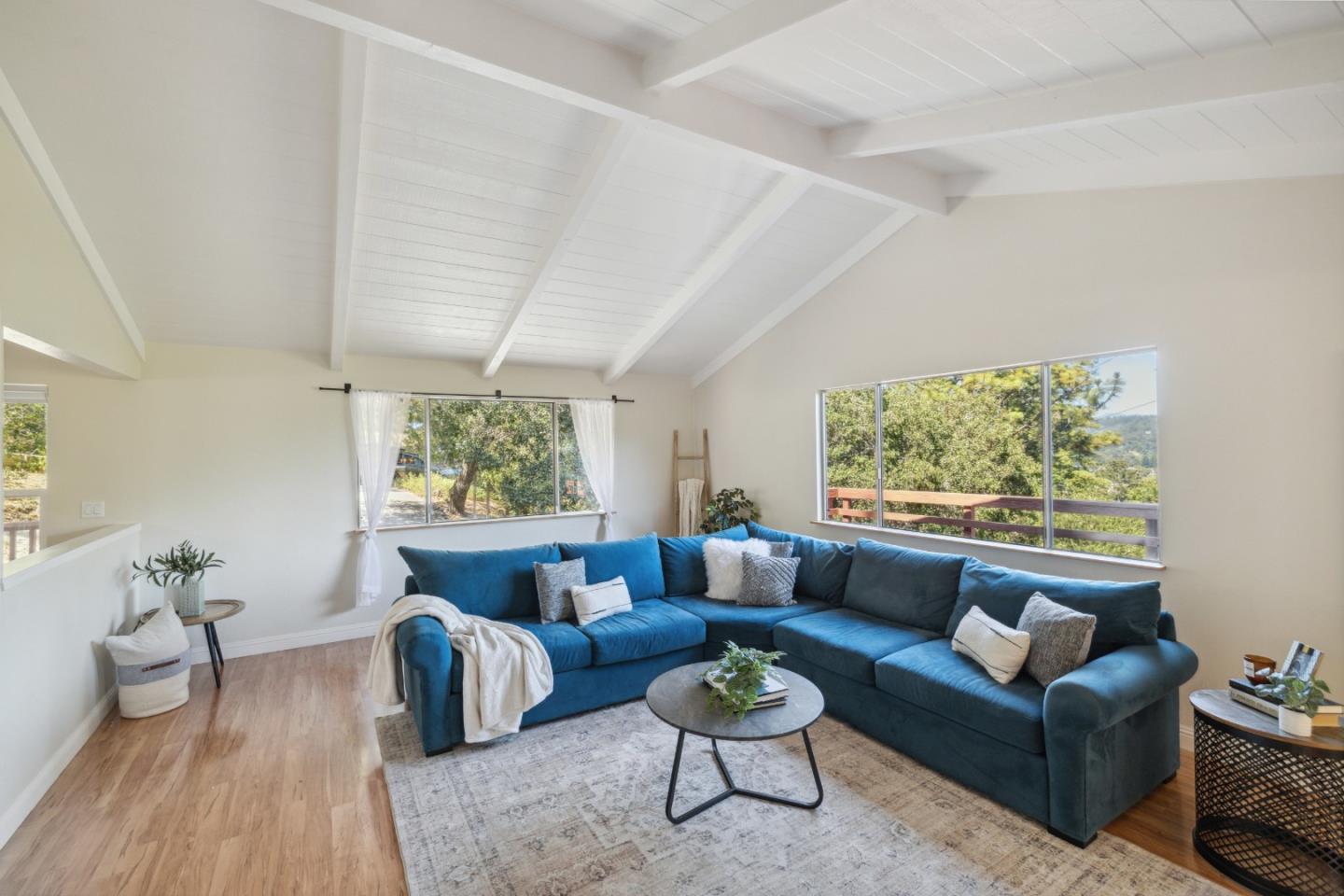 Detail Gallery Image 4 of 23 For 121 Blueberry Dr, Scotts Valley,  CA 95066 - 3 Beds | 2 Baths