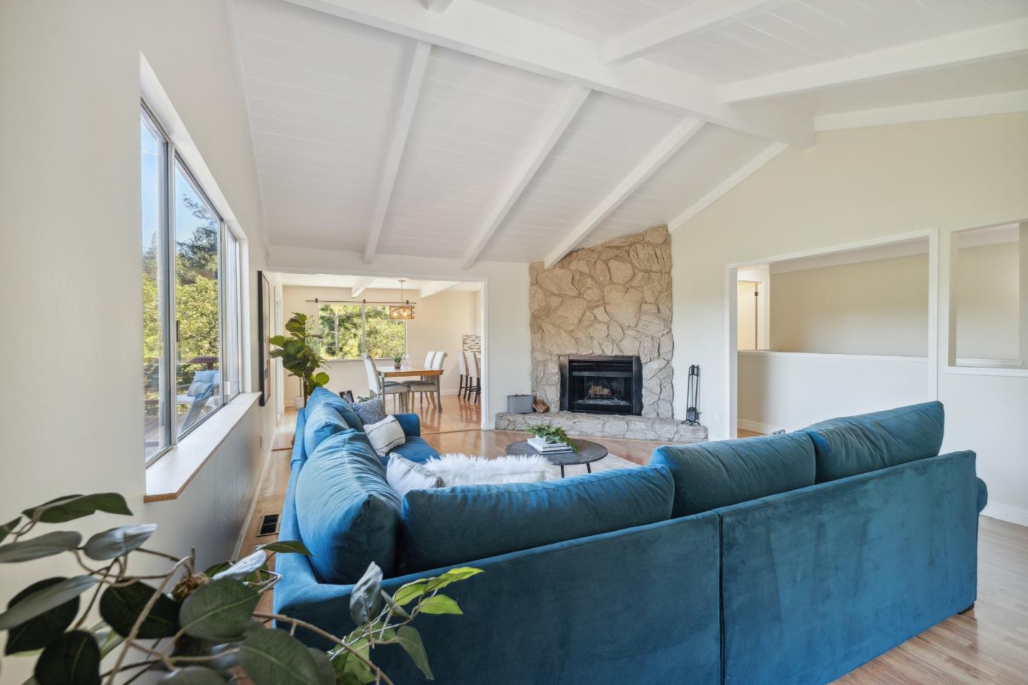 Detail Gallery Image 5 of 23 For 121 Blueberry Dr, Scotts Valley,  CA 95066 - 3 Beds | 2 Baths
