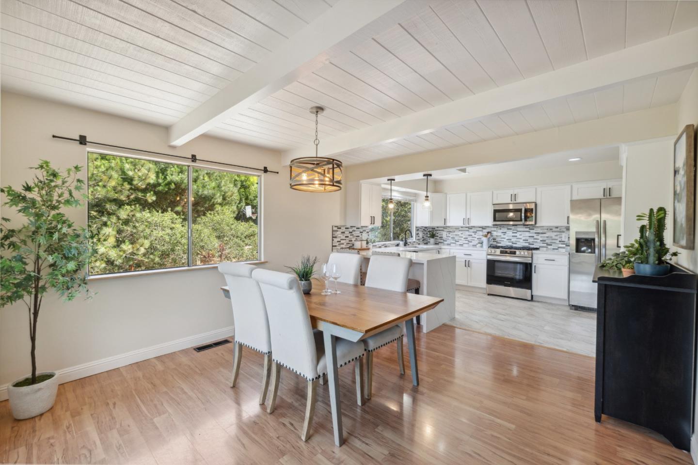 Detail Gallery Image 8 of 23 For 121 Blueberry Dr, Scotts Valley,  CA 95066 - 3 Beds | 2 Baths