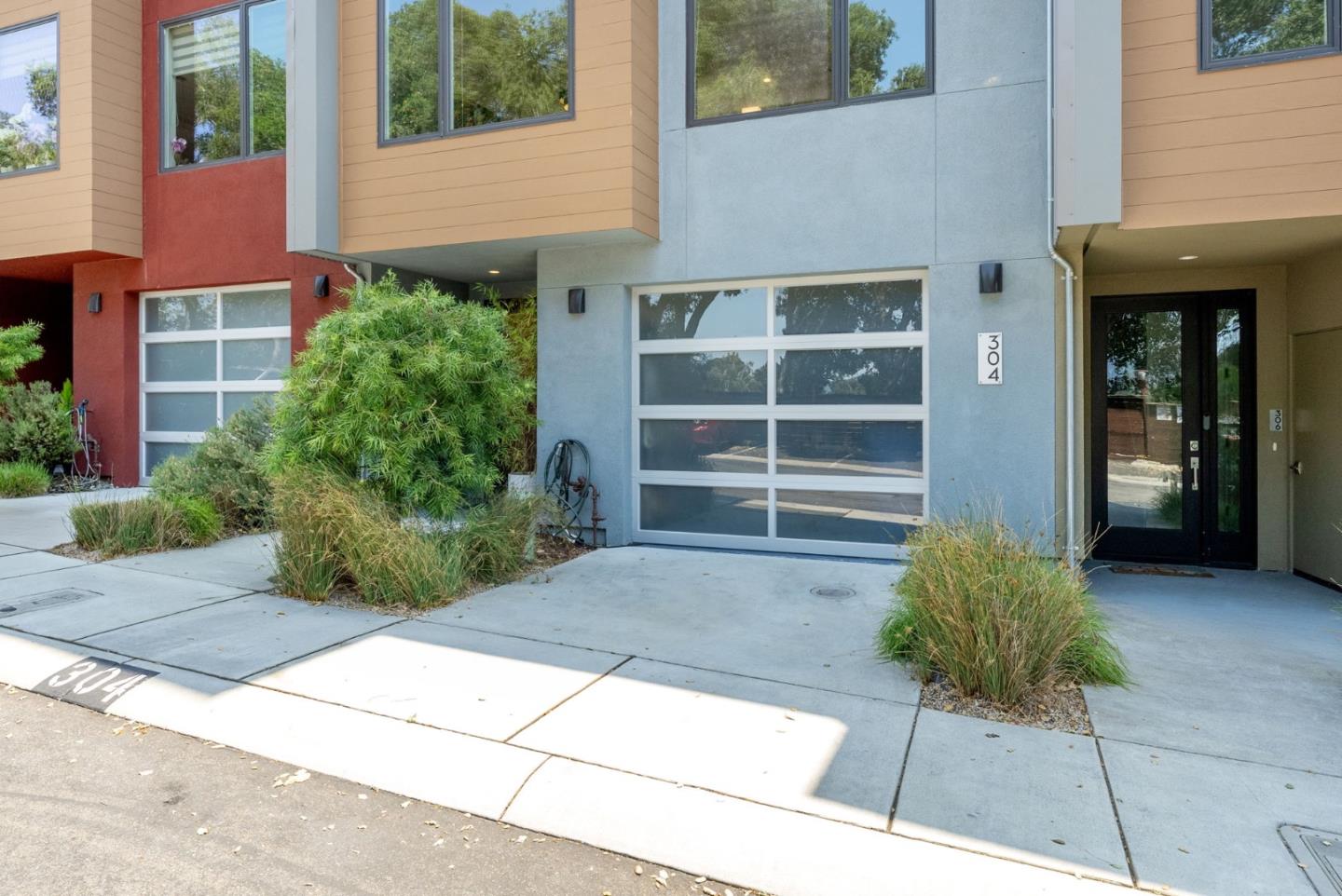 Detail Gallery Image 3 of 50 For 304 Thomas Ter, Scotts Valley,  CA 95066 - 3 Beds | 2/1 Baths