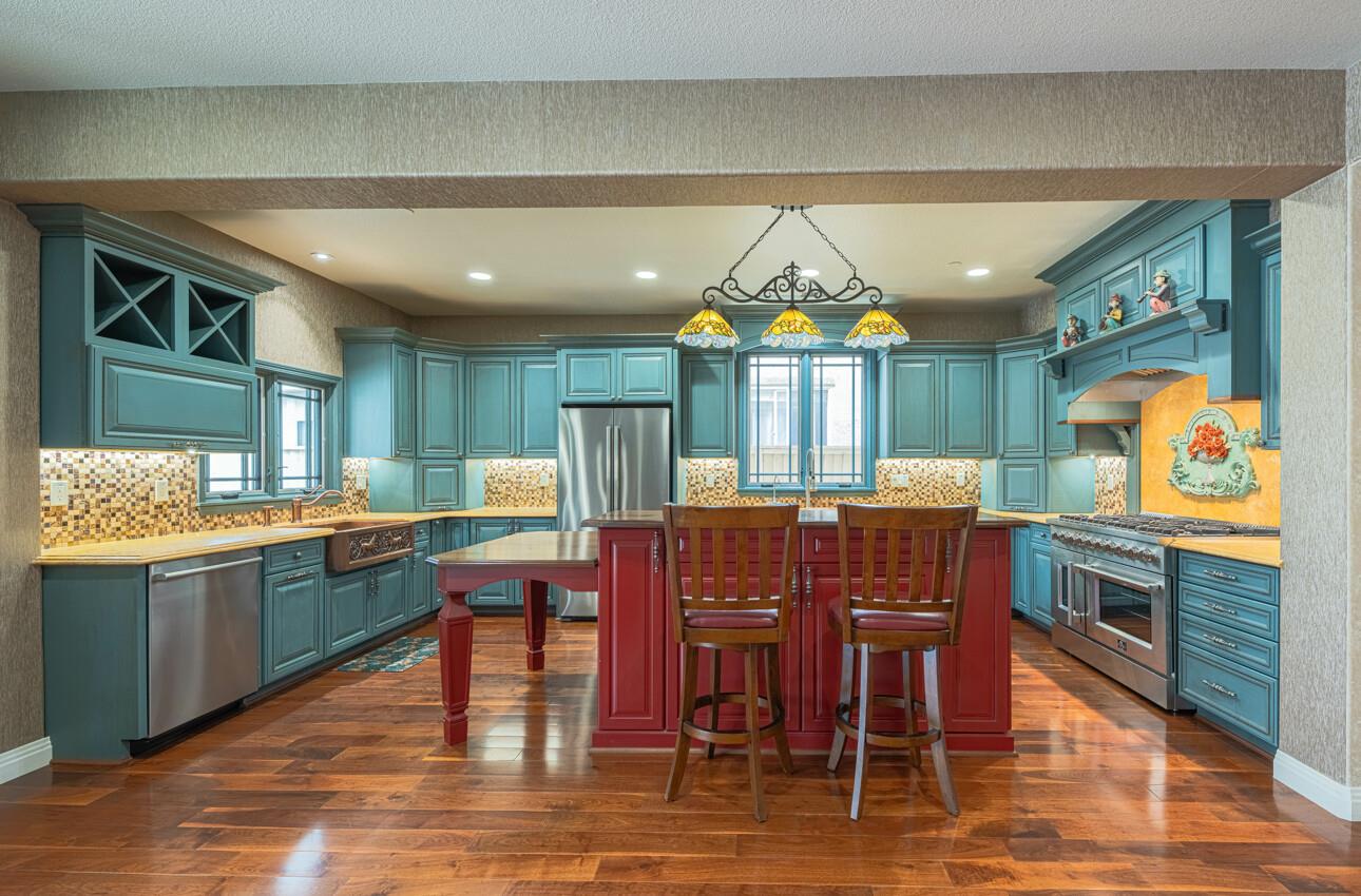 Detail Gallery Image 10 of 56 For 225 Tuscany Ave, Greenfield,  CA 93927 - 4 Beds | 3 Baths