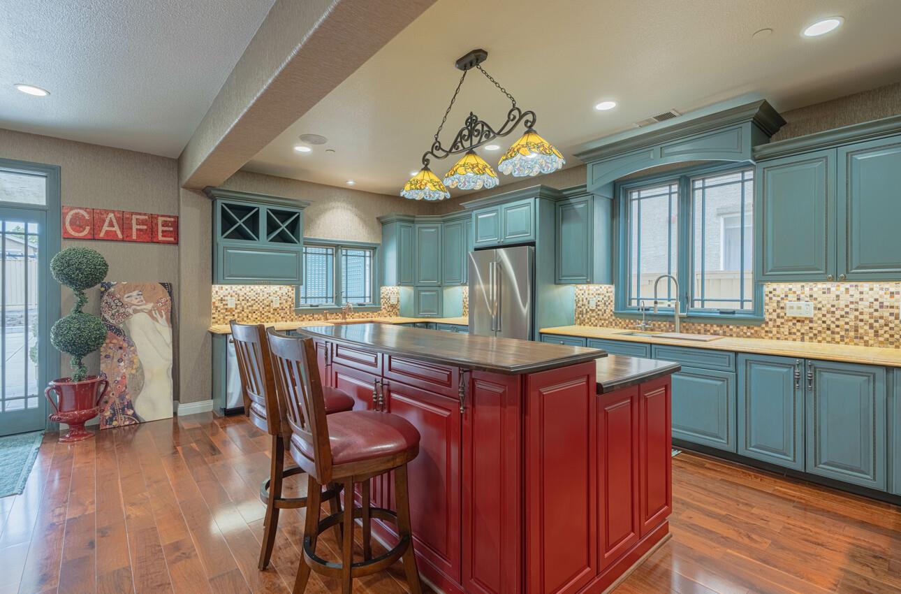 Detail Gallery Image 11 of 56 For 225 Tuscany Ave, Greenfield,  CA 93927 - 4 Beds | 3 Baths