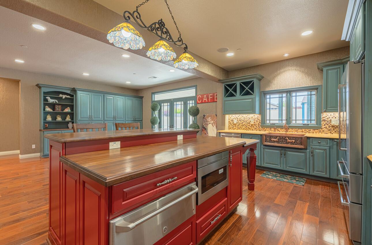 Detail Gallery Image 12 of 56 For 225 Tuscany Ave, Greenfield,  CA 93927 - 4 Beds | 3 Baths
