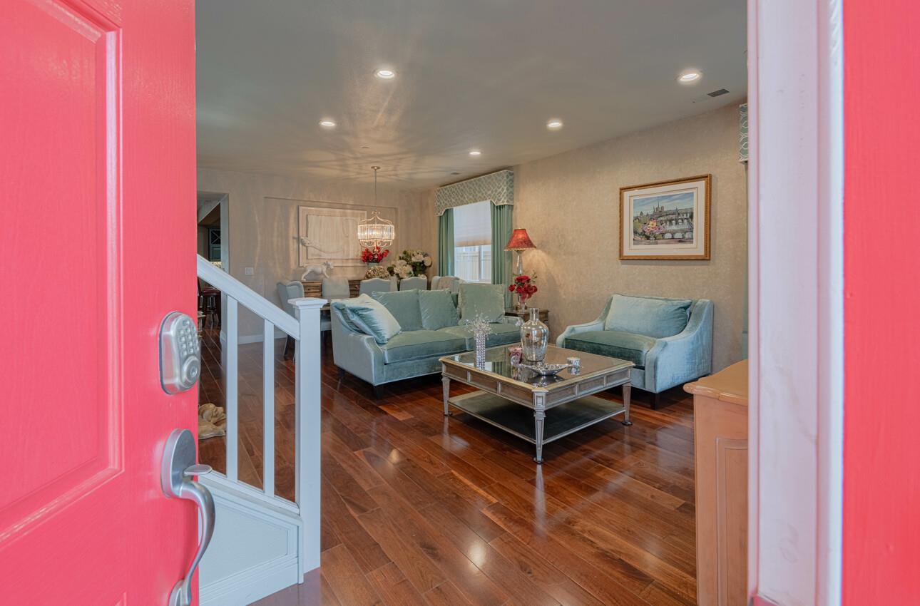 Detail Gallery Image 4 of 56 For 225 Tuscany Ave, Greenfield,  CA 93927 - 4 Beds | 3 Baths