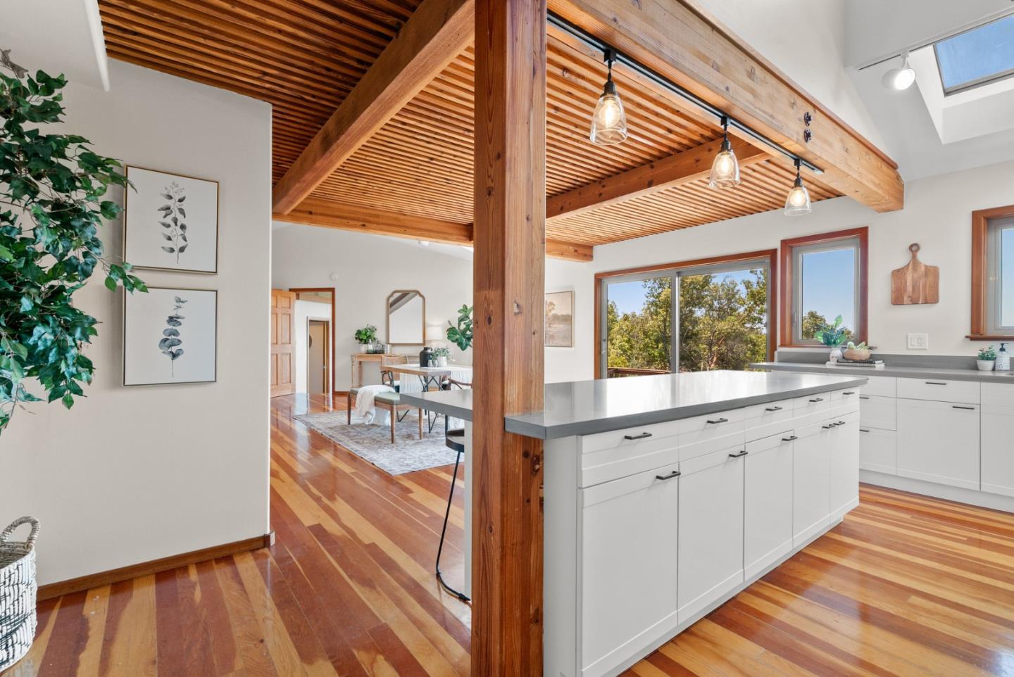 Detail Gallery Image 10 of 83 For 335 Wild Iris Ln, Santa Cruz,  CA 95060 - 3 Beds | 2/1 Baths