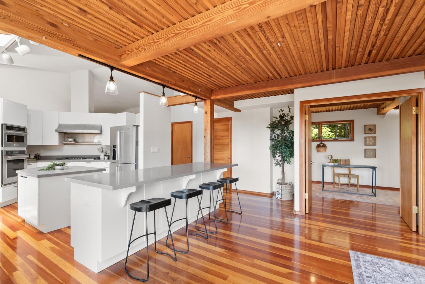 Detail Gallery Image 13 of 83 For 335 Wild Iris Ln, Santa Cruz,  CA 95060 - 3 Beds | 2/1 Baths