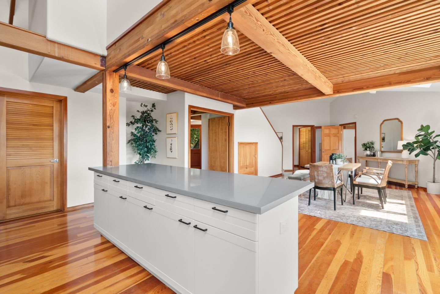 Detail Gallery Image 17 of 83 For 335 Wild Iris Ln, Santa Cruz,  CA 95060 - 3 Beds | 2/1 Baths