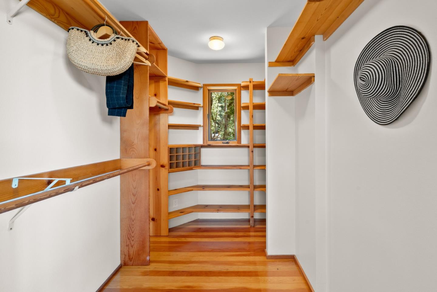 Detail Gallery Image 25 of 83 For 335 Wild Iris Ln, Santa Cruz,  CA 95060 - 3 Beds | 2/1 Baths