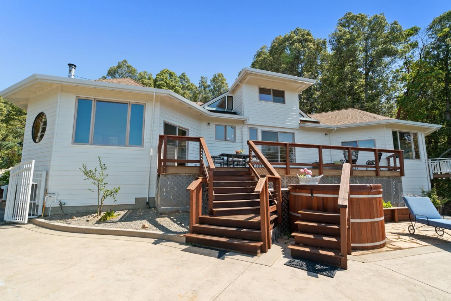 Detail Gallery Image 3 of 83 For 335 Wild Iris Ln, Santa Cruz,  CA 95060 - 3 Beds | 2/1 Baths