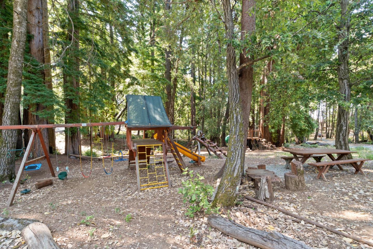 Detail Gallery Image 37 of 83 For 335 Wild Iris Ln, Santa Cruz,  CA 95060 - 3 Beds | 2/1 Baths