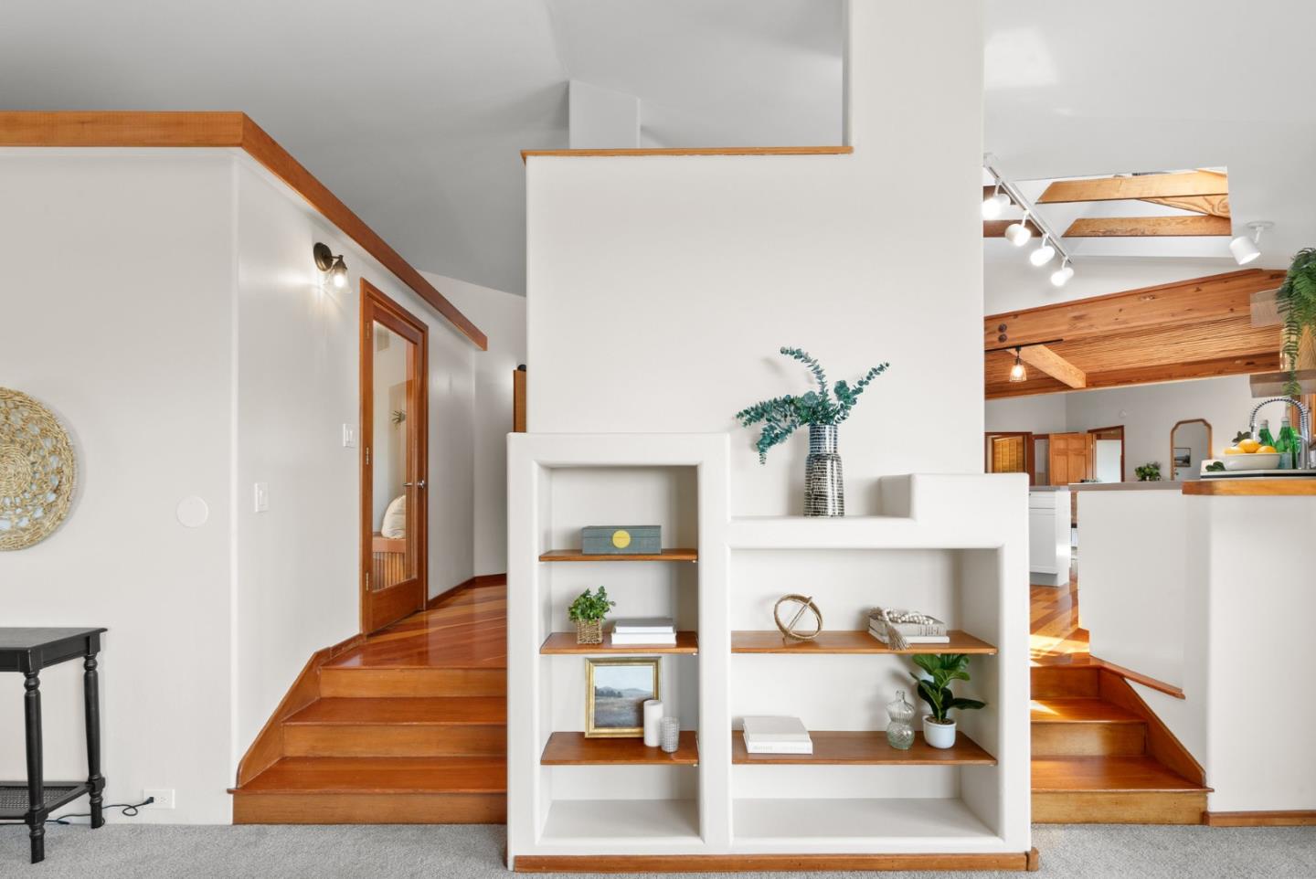Detail Gallery Image 9 of 83 For 335 Wild Iris Ln, Santa Cruz,  CA 95060 - 3 Beds | 2/1 Baths