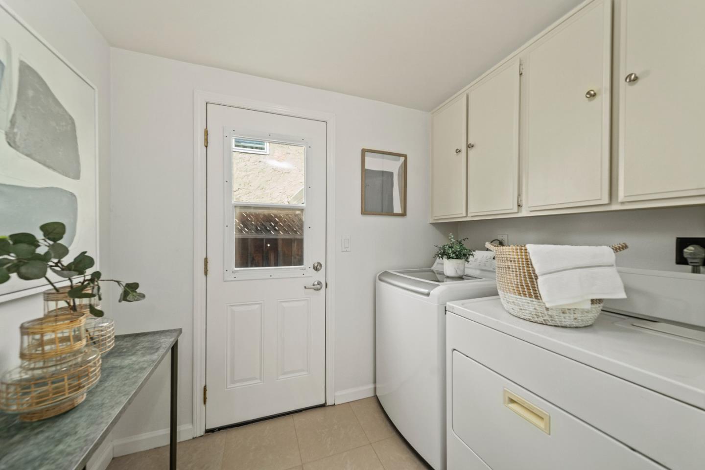 Detail Gallery Image 36 of 46 For 7188 Anjou Creek Cir, San Jose,  CA 95120 - 4 Beds | 2/1 Baths