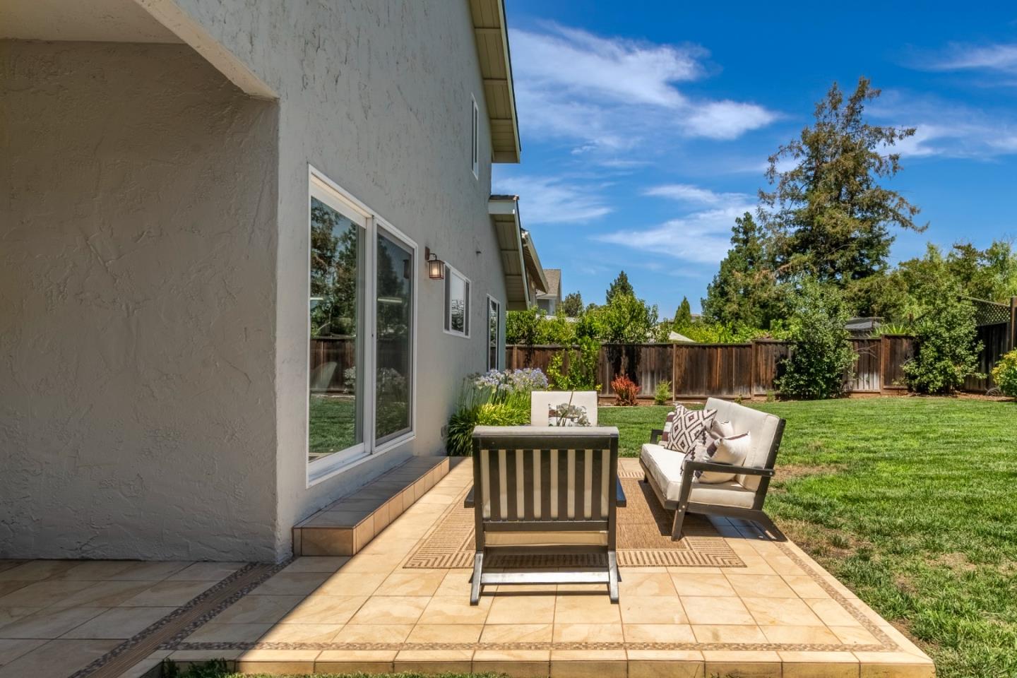Detail Gallery Image 39 of 46 For 7188 Anjou Creek Cir, San Jose,  CA 95120 - 4 Beds | 2/1 Baths