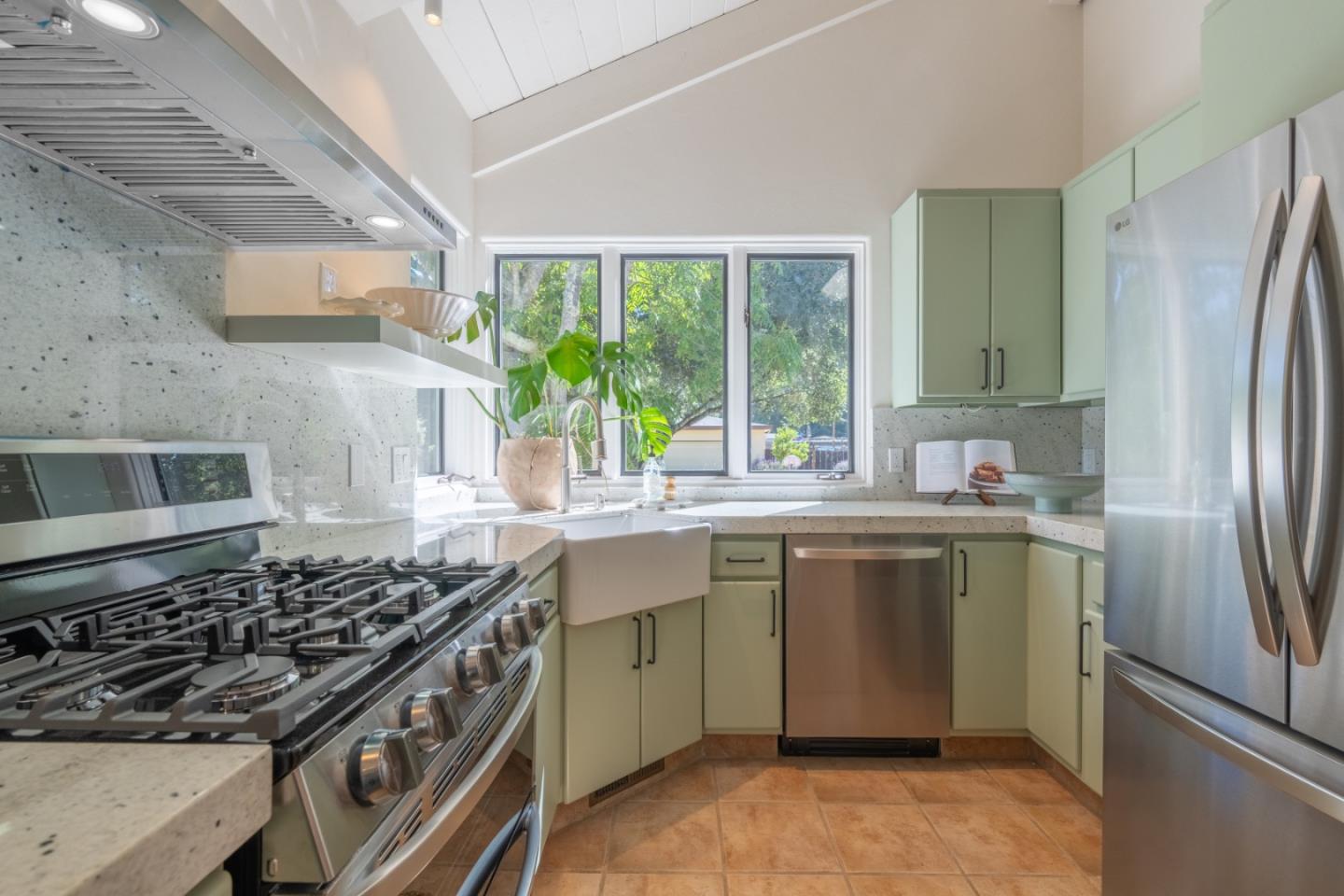 Detail Gallery Image 14 of 31 For 77 Paso Hondo #a, Carmel Valley,  CA 93924 - 3 Beds | 2 Baths
