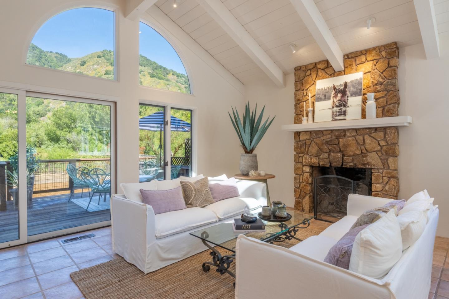 Detail Gallery Image 5 of 31 For 77 Paso Hondo #a, Carmel Valley,  CA 93924 - 3 Beds | 2 Baths